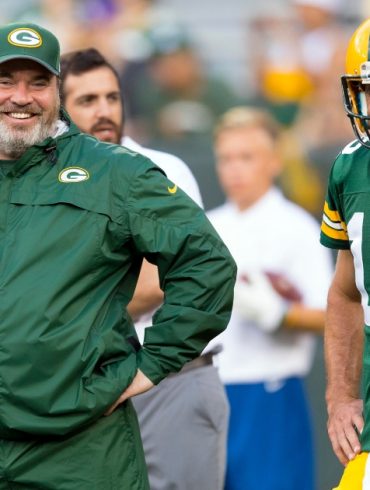 Steelers Begin McCarthy Era Amid Aaron Rodgers’ Uncertain 2026 Future