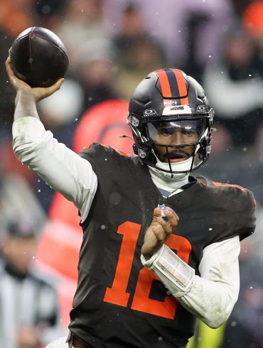 Browns Face Pivotal Offseason As Quarterback Battle And Roster Holes Loom