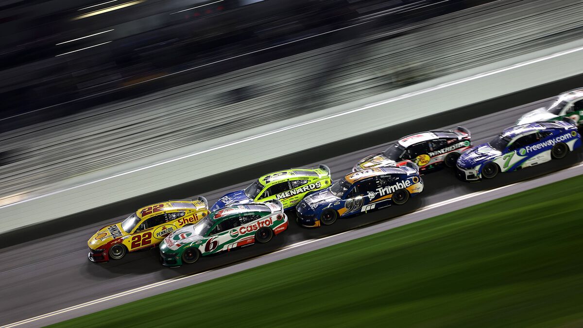 Casey Mears and BJ McLeod Clinch Final Daytona 500 Spots in Dramatic Duels