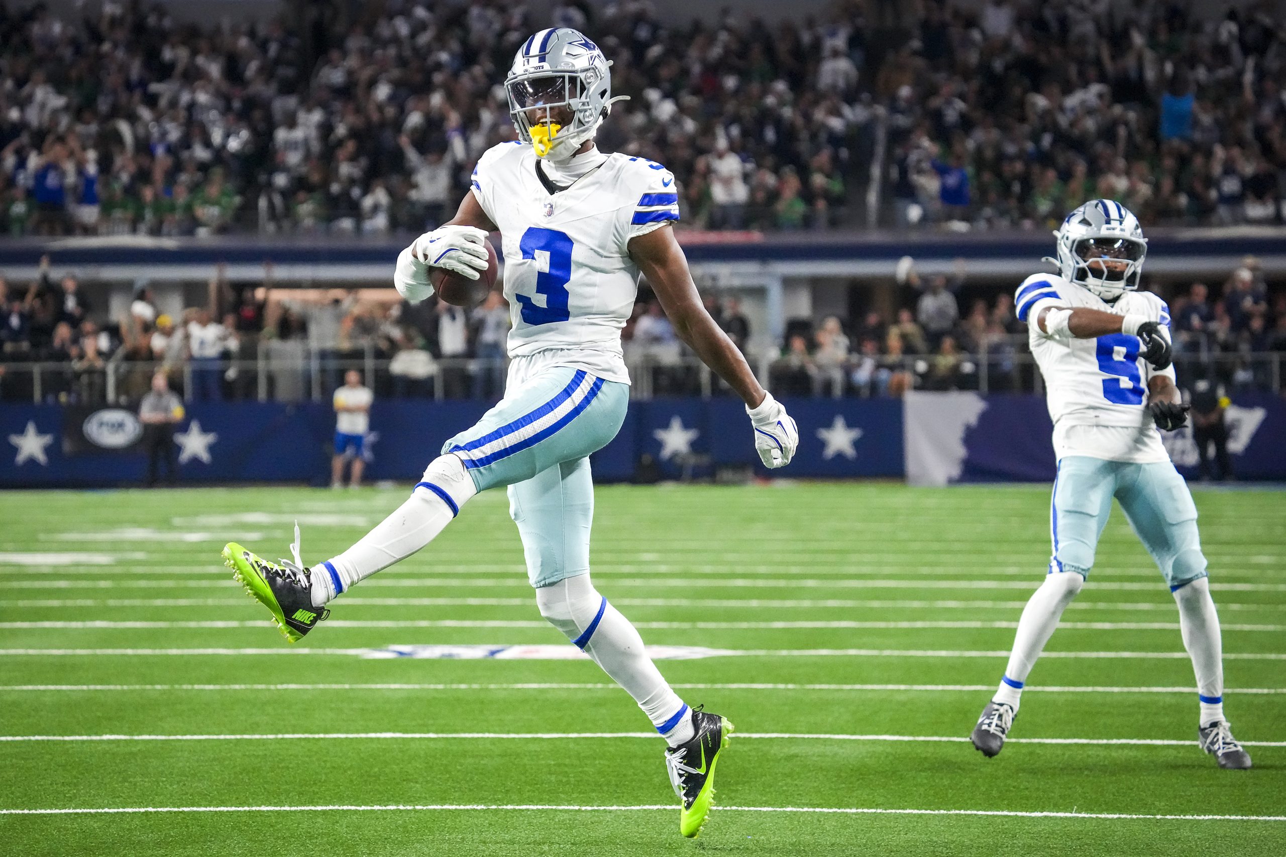 Dallas Cowboys Franchise Tag George Pickens as Contract Talks Extend Into Summer