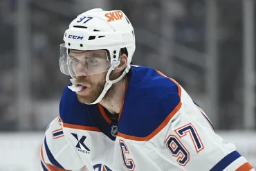 McDavid Reaches 100 Points Again as Oilers Dominate Kings in Complete Team Effort