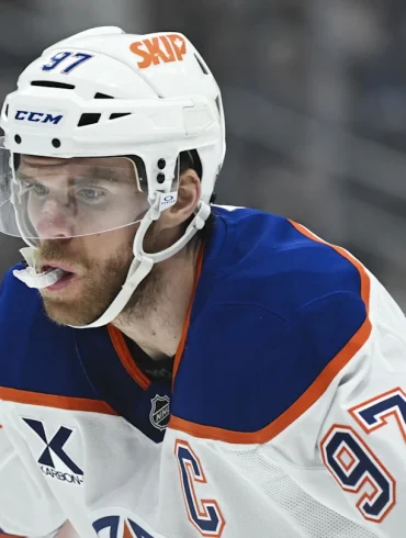 McDavid Reaches 100 Points Again as Oilers Dominate Kings in Complete Team Effort
