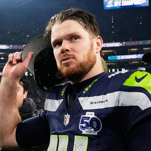Seahawks Arrive for Super Bowl Amid Kubiak Departure, Darnold Faces Critical Transition