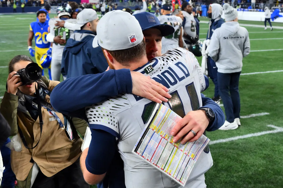 Seahawks Arrive for Super Bowl Amid Kubiak Departure, Darnold Faces Critical Transition Seahawks Arrive for Super Bowl Amid Kubiak Departure, Darnold Faces Critical Transition