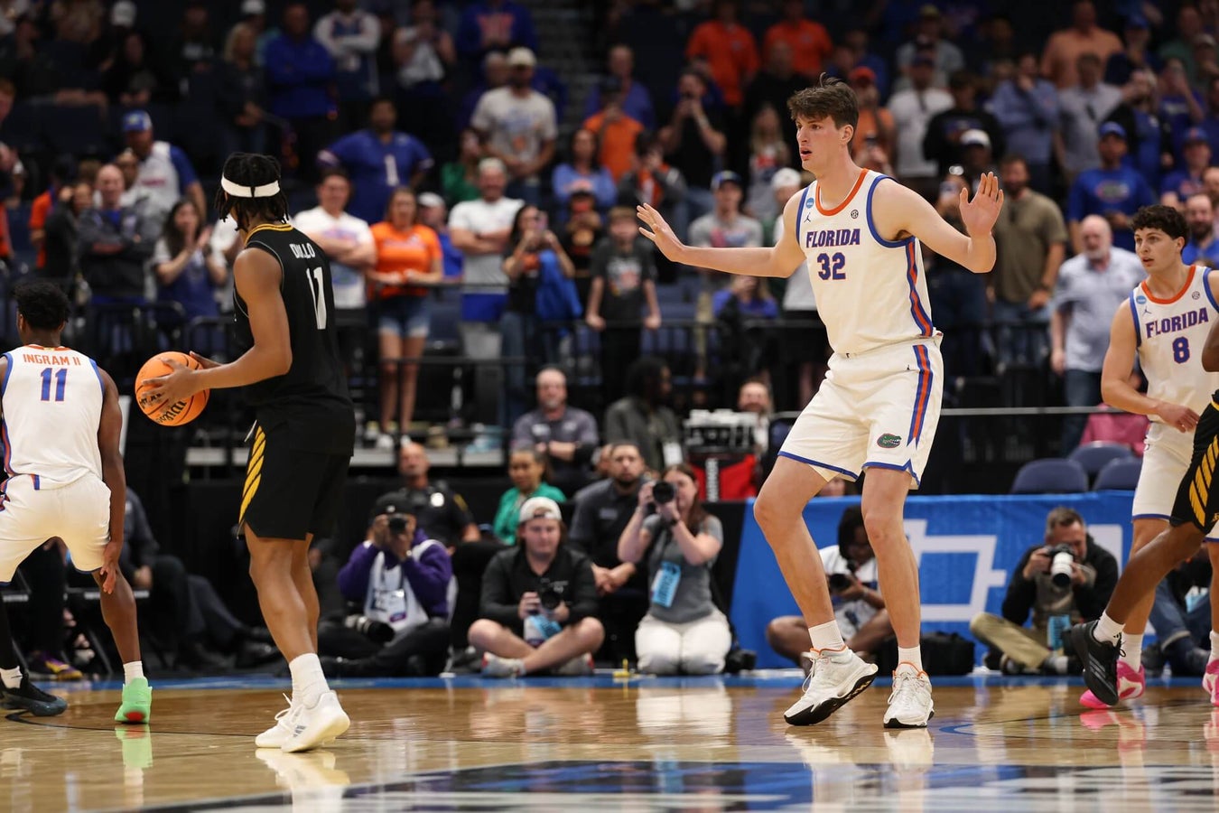 7 Foot 9 Olivier Rioux Stuns Crowd With First NCAA Tournament Dunk in Florida Blowout Win