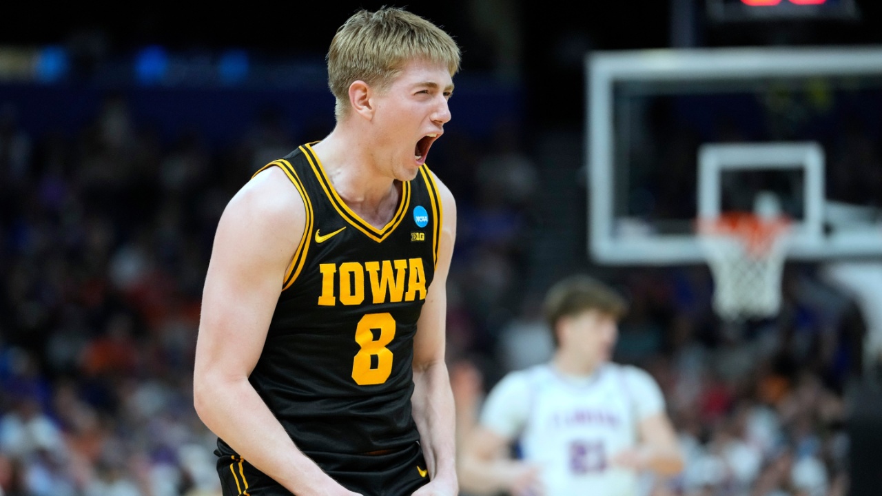 Alvaro Folgueiras’ Clutch Three Propels Iowa Past Florida, Shocking No. 1 Seed