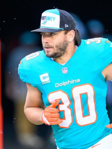 Chargers Sign Pro Bowl Fullback Alec Ingold, Reuniting Him With Coach McDaniel