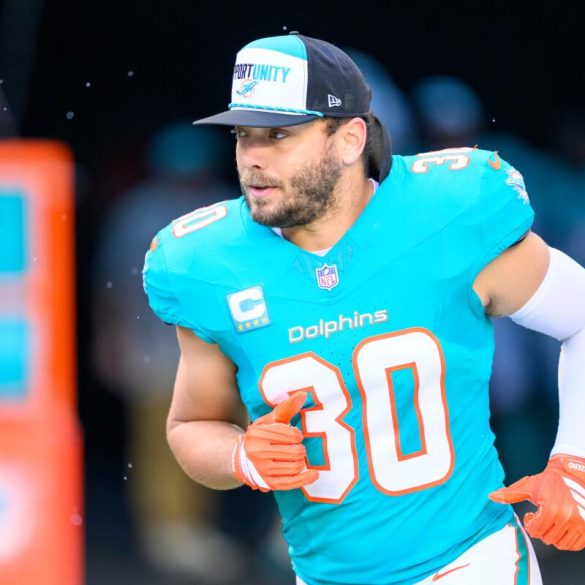 Chargers Sign Pro Bowl Fullback Alec Ingold, Reuniting Him With Coach McDaniel