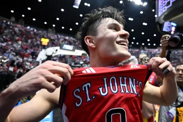 Dylan Darling’s Buzzer-Beater Propels St. John’s To Sweet 16 After 27 Years