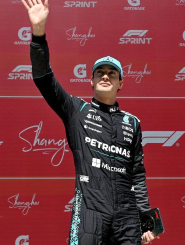 George Russell Wins Chinese Grand Prix Sprint After Fierce Ferrari Battle and Late Safety Car Restart