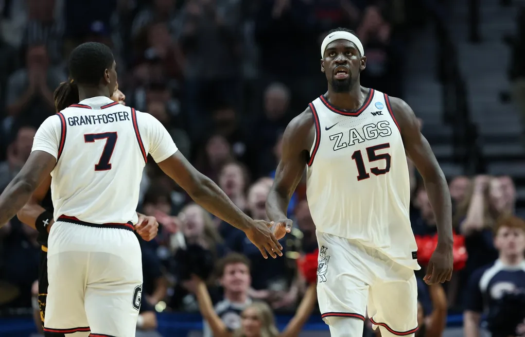 Gonzaga’s Tournament Pedigree Clashes With Texas’ Underdog Grit in NCAA Showdown