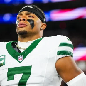 Justin Fields Traded to Chiefs, Jets Gain Cap Relief, Chiefs Add Backup Depth