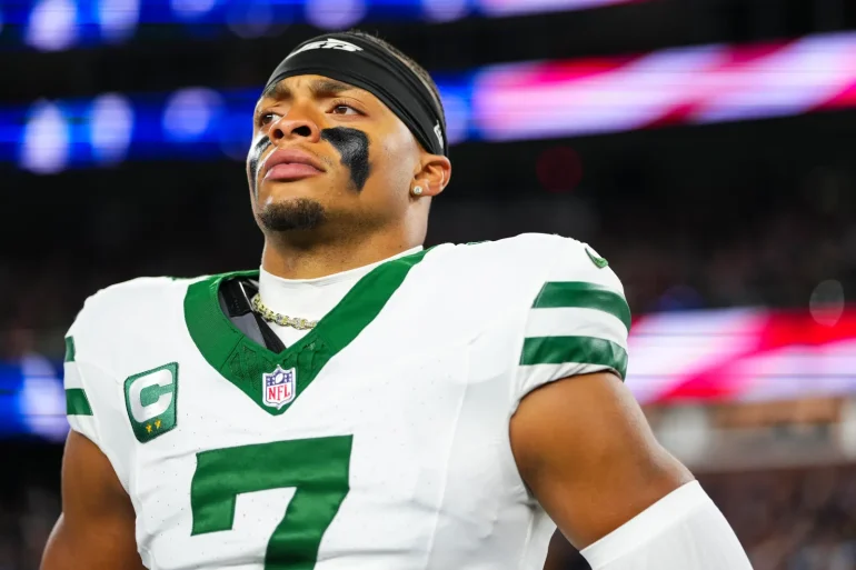 Justin Fields Traded to Chiefs, Jets Gain Cap Relief, Chiefs Add Backup Depth