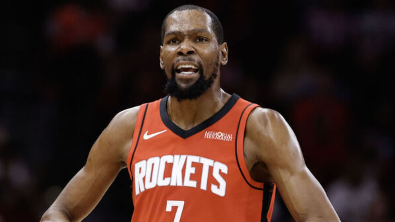 Kevin Durant Surpasses Michael Jordan, Solidifying Fifth Place On NBA All Time Scoring List (2) Kevin Durant Surpasses Michael Jordan, Solidifying Fifth Place On NBA All-Time Scoring List