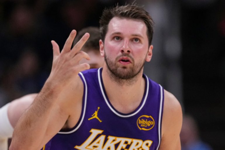 Lakers Ride Hot Streak Into Home Matchup Against Struggling Nets