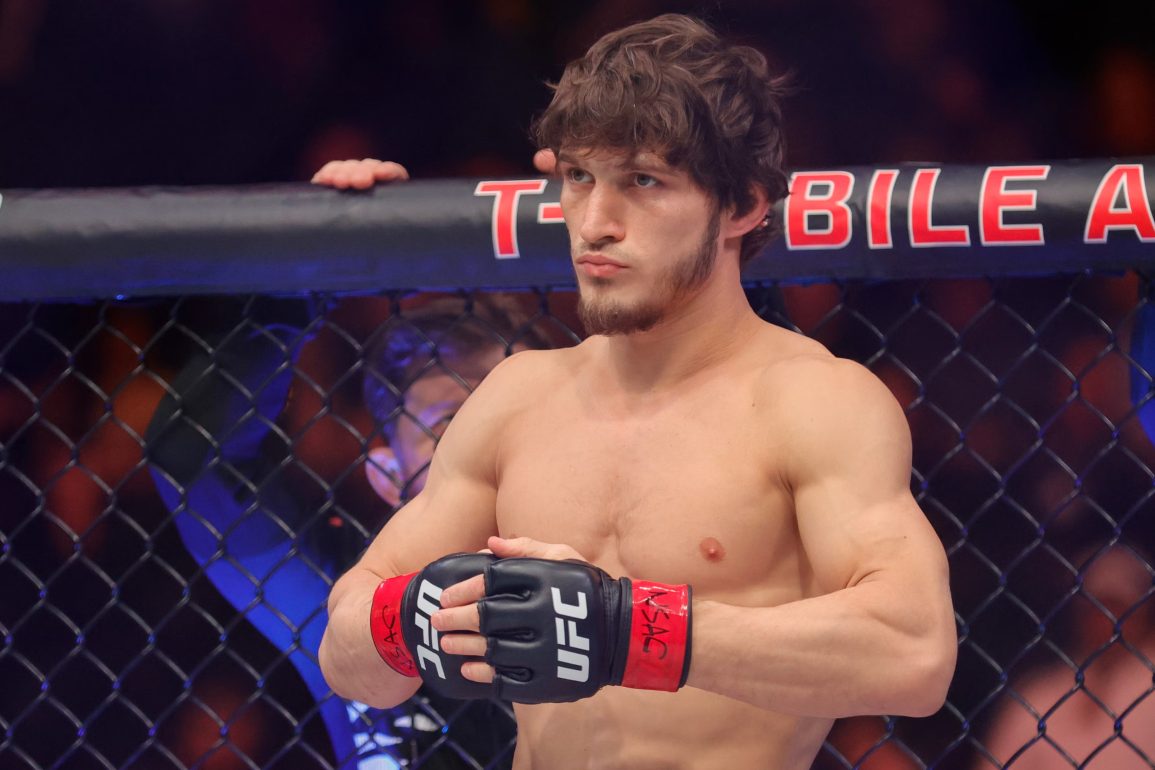 Movsar Evloev Extends Perfect Record, Emerges as Top Contender for Featherweight Title