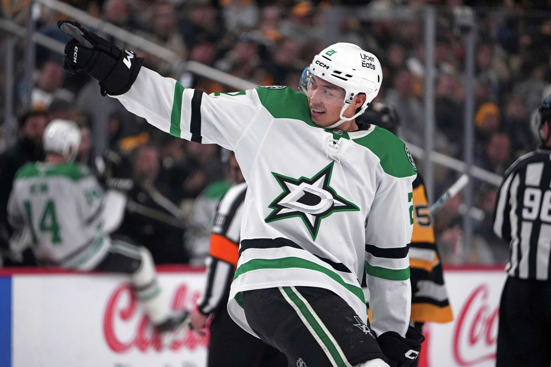 Rantanen Shines in Return as Stars Surge Past Penguins to End Skid