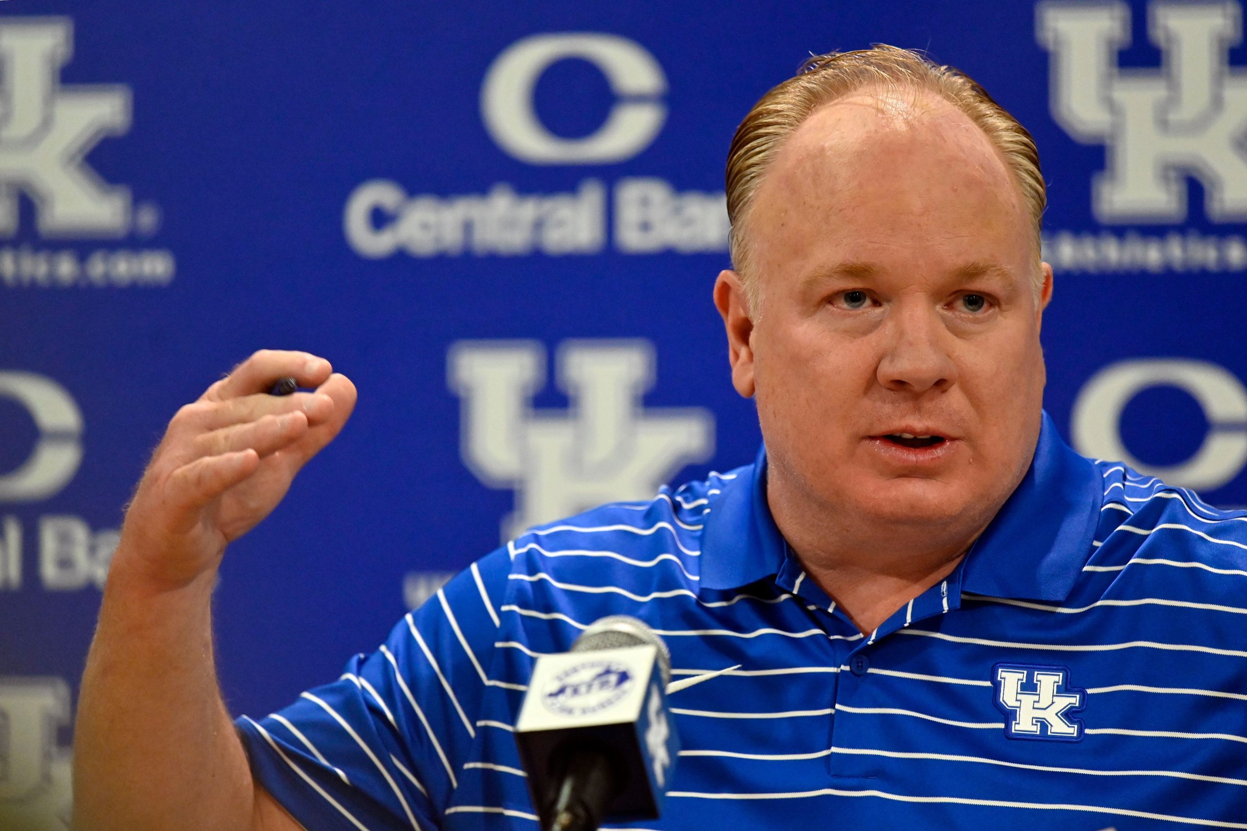 Texas Adds Veteran Coach Mark Stoops to Bolster Staff Ahead of 2026 Season
