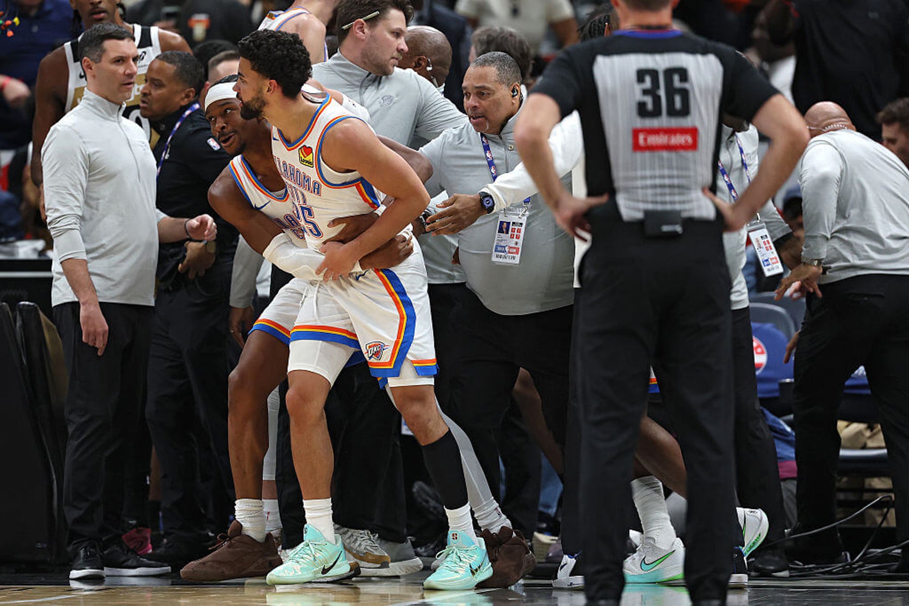 Thunder Wizards Game Explodes Into Chaos With Four Ejections and Heated Scuffle Thunder-Wizards Game Explodes Into Chaos With Four Ejections and Heated Scuffle