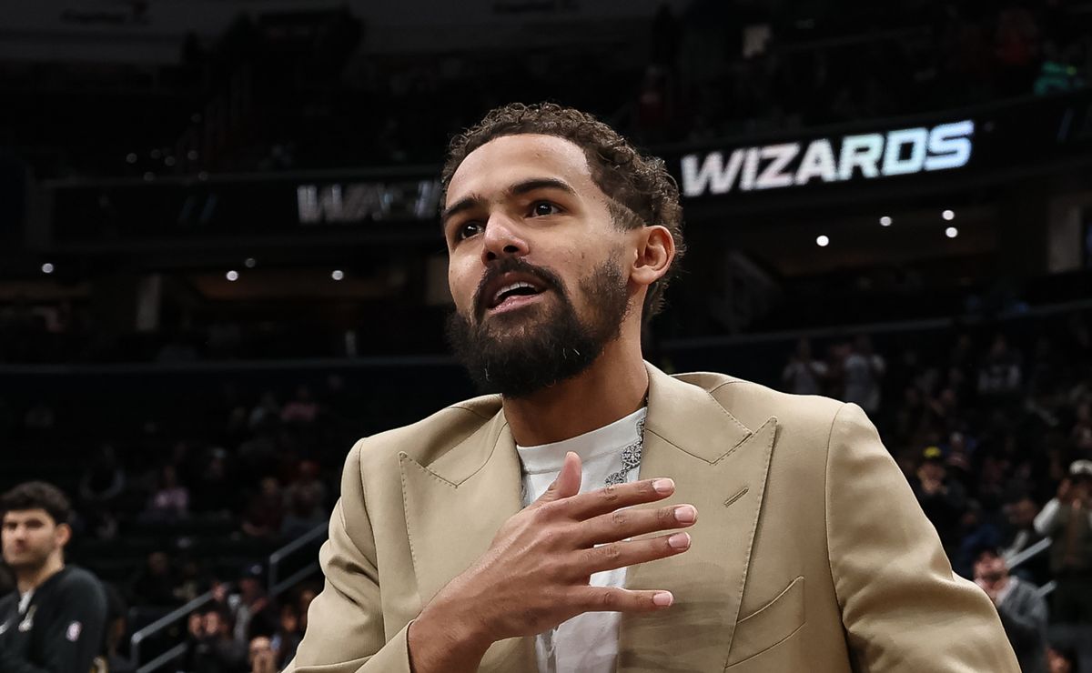 Trae Young Ejected Before Wizards Debut but Wins Team’s Respect With Sideline Leadership