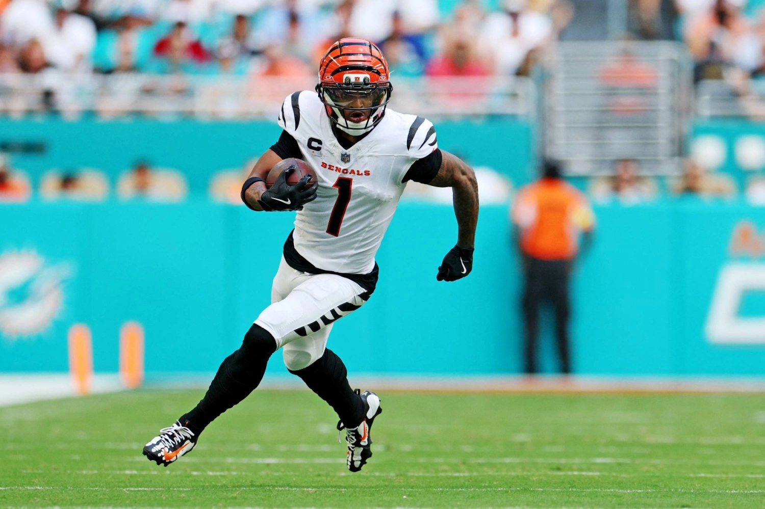 Tua Tagovailoa Begins New Chapter with Falcons, Embracing Competition and Redemption Opportunity