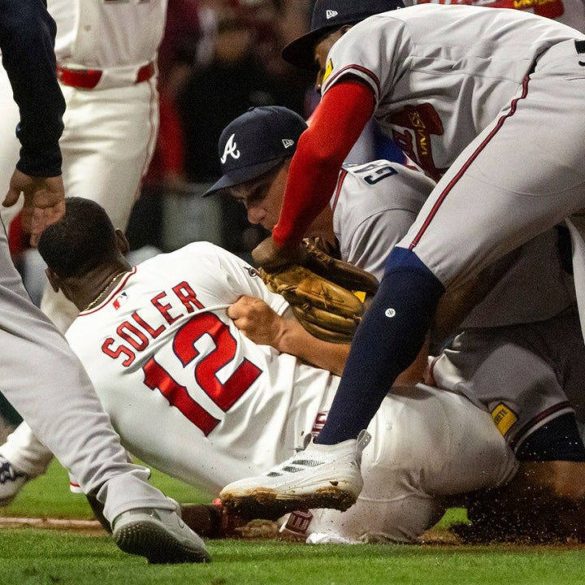 Braves Manager Walt Weiss’ Incredible Tackle on Soler Goes Viral, Impresses Falcons