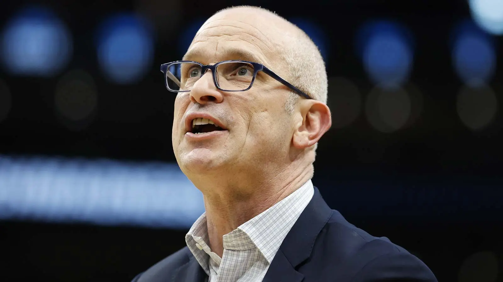 Dan Hurley Shows Humor and Focus Ahead of UConn’s High Stakes Final Four Clash