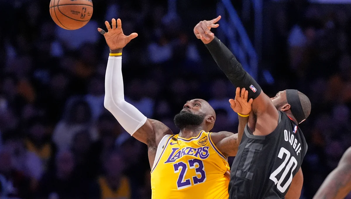 Lakers And Rockets Battle Through Injuries As Los Angeles Dominates Defensively Win