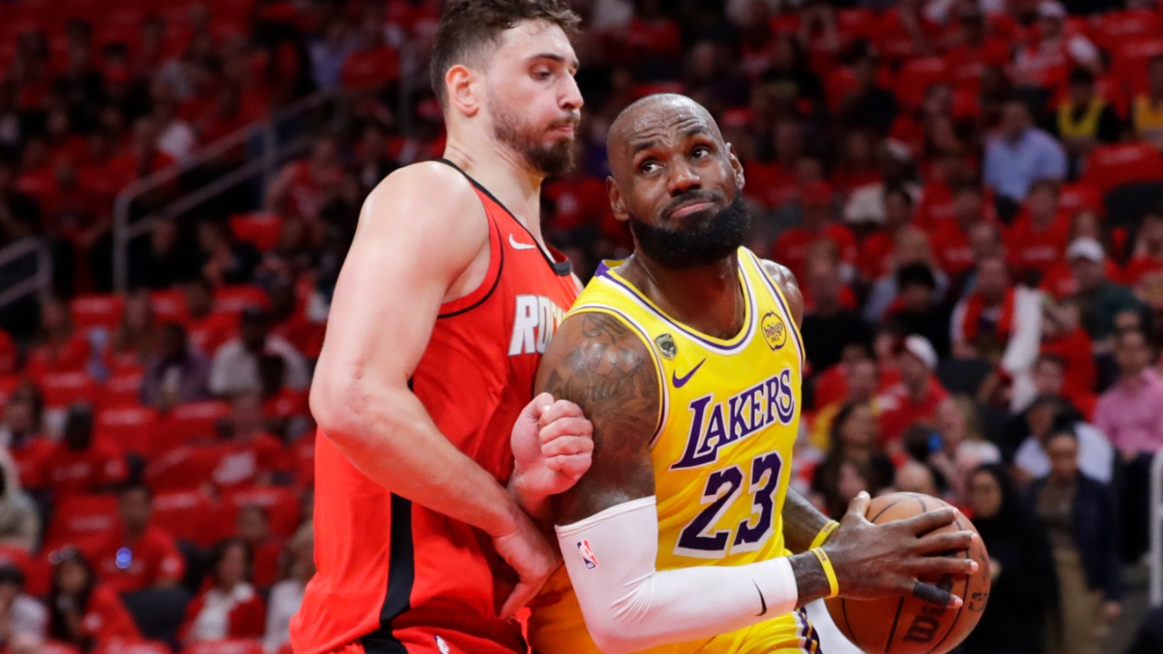 Rockets Collapse Late as Lakers Stage Stunning Comeback to Take 3–0 ...
