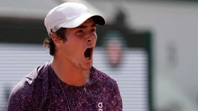 Fonseca Stuns Djokovic in Five-Set Thriller at French Open Shock Exit
