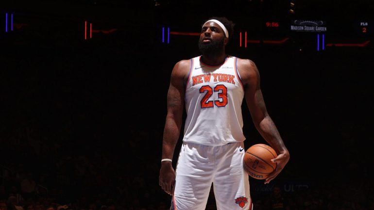 Mitchell Robinson Expected to Play Through Broken Finger in NBA Finals Run