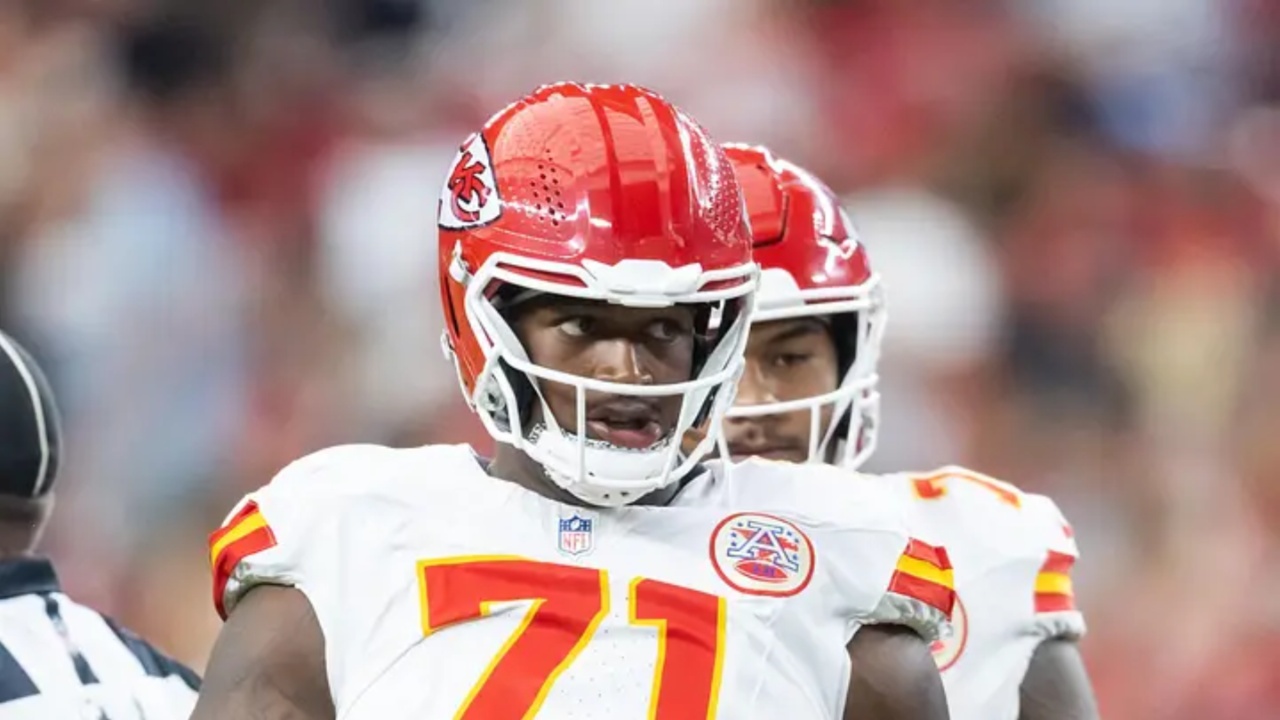 Andy Reid Emphasizes Smart Weight Gain and Development for Josh Simmons