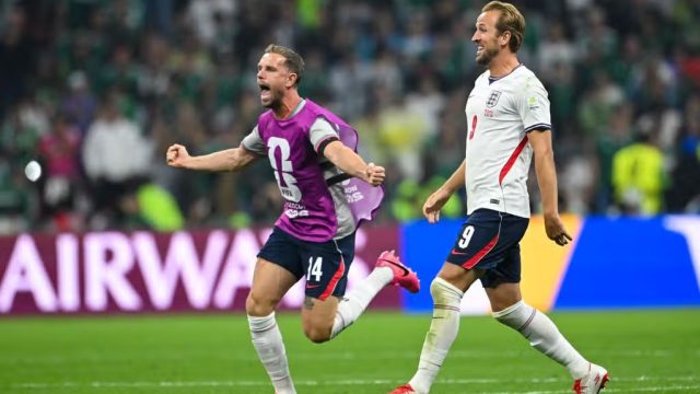 England Reach World Cup Quarterfinals After 3-2 Mexico Win as Henderson Suffers Freak Injury